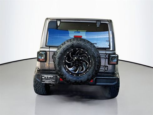 Used 2021 Jeep Wrangler Unlimited Sahara image 6