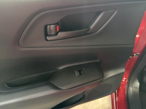 Used 2025 Toyota Prius Plug-In Hybrid image 23