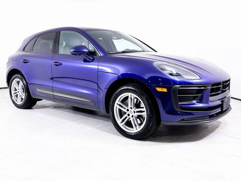Certified 2025 Porsche Macan image 25