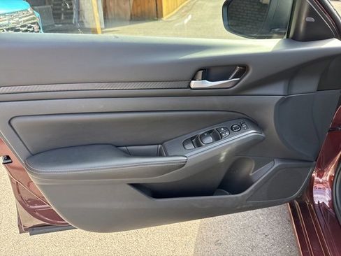 Used 2024 Nissan Altima 2.5 SV image 18