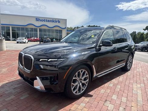 Used 2025 BMW X7 xDrive40i AWD/4WD image 32