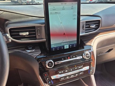 Used 2023 Ford Explorer Limited w/ Limited Technology Package RWD image 21