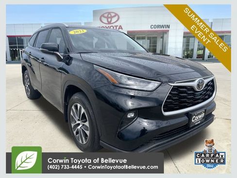 Used 2023 Toyota Highlander XLE AWD/4WD image 1
