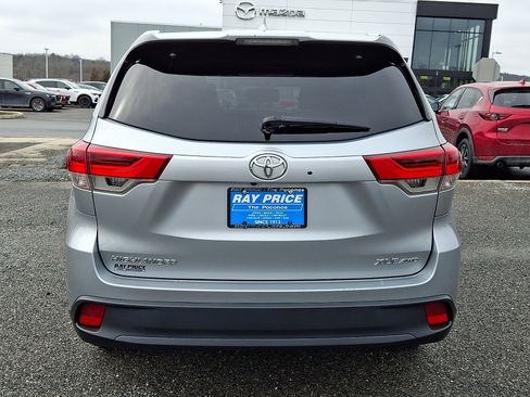 Used 2019 Toyota Highlander XLE AWD/4WD image 5