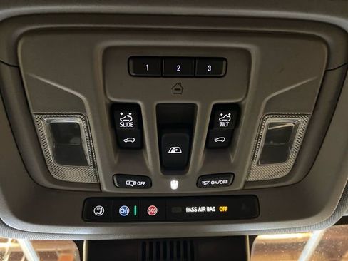 Used 2022 GMC Sierra 1500 SLT w/ SLT Premium Plus Package image 23