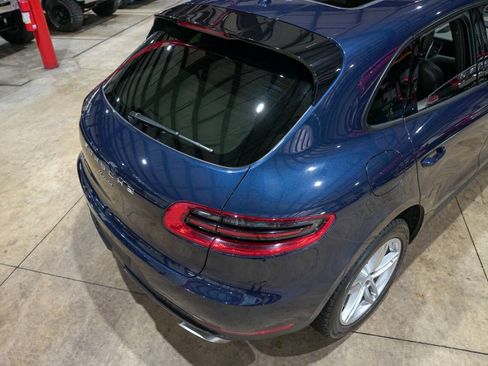 Used 2018 Porsche Macan AWD/4WD image 20