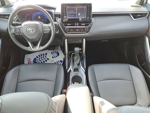 Certified 2022 Toyota Corolla Cross XLE image 10