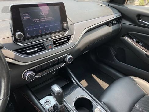 Used 2024 Nissan Altima 2.5 SR FWD image 17
