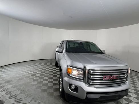 Used 2020 GMC Canyon SLE w/ Driver Alert Package image 3