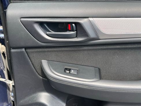 Used 2019 Subaru Outback 2.5i AWD/4WD image 22