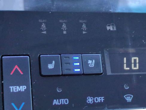 Certified 2020 Toyota Avalon Limited w/ Advanced Safety Package FWD image 23