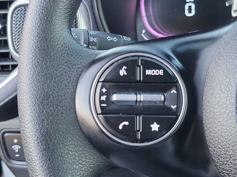 Used 2025 Kia Soul LX image 6