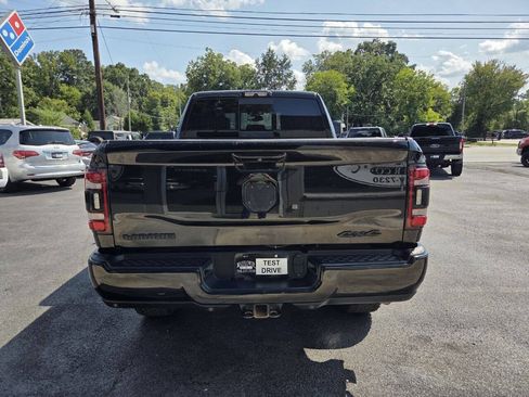 Used 2019 RAM 2500 Laramie w/ Night Edition AWD/4WD image 5