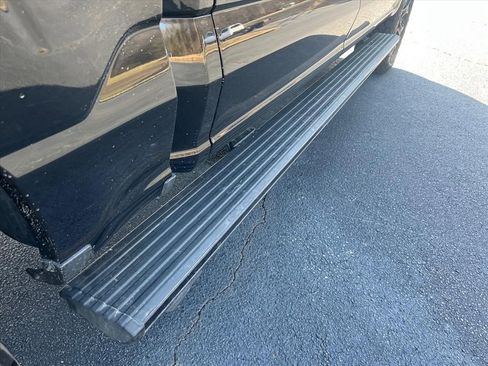 Used 2022 Ford F150 Lariat w/ Equipment Group 502A High image 29