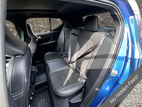 Used 2021 Volvo XC40 T5 R-Design w/ Climate Package AWD/4WD image 23