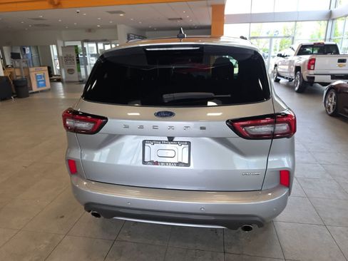 Used 2024 Ford Escape ST-Line w/ Tech Pack #1 AWD/4WD image 9