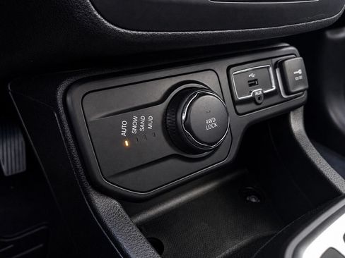 Used 2018 Jeep Renegade Sport w/ Power & Air Group AWD/4WD image 14