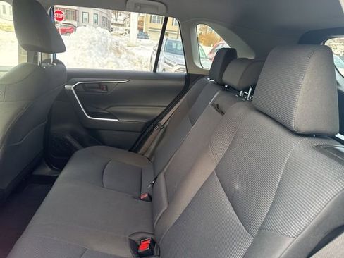Used 2019 Toyota RAV4 LE image 7