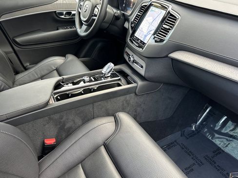 Certified 2025 Volvo XC90 B6 Ultra w/ Protection Package Premier image 20