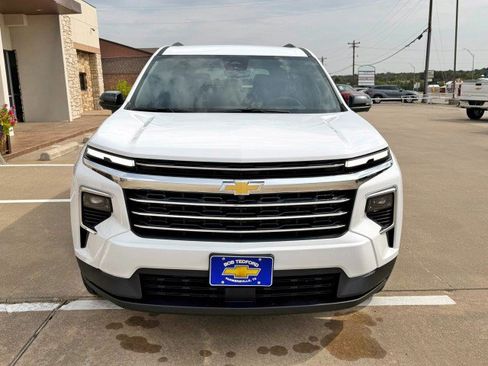 New 2026 Chevrolet Traverse LT w/ Driver Confidence Package image 8