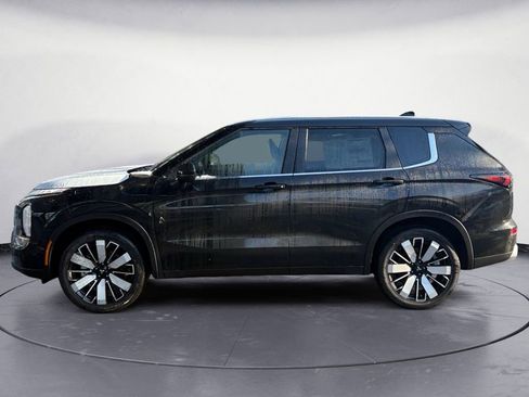 New 2026 Mitsubishi Outlander SE image 2