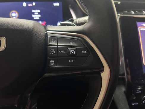 Used 2022 Jeep Grand Cherokee L Laredo AWD/4WD image 11