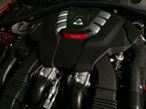 Used 2024 Alfa Romeo Giulia Quadrifoglio RWD image 57