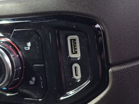 Certified 2024 GMC Sierra 1500 SLT image 25