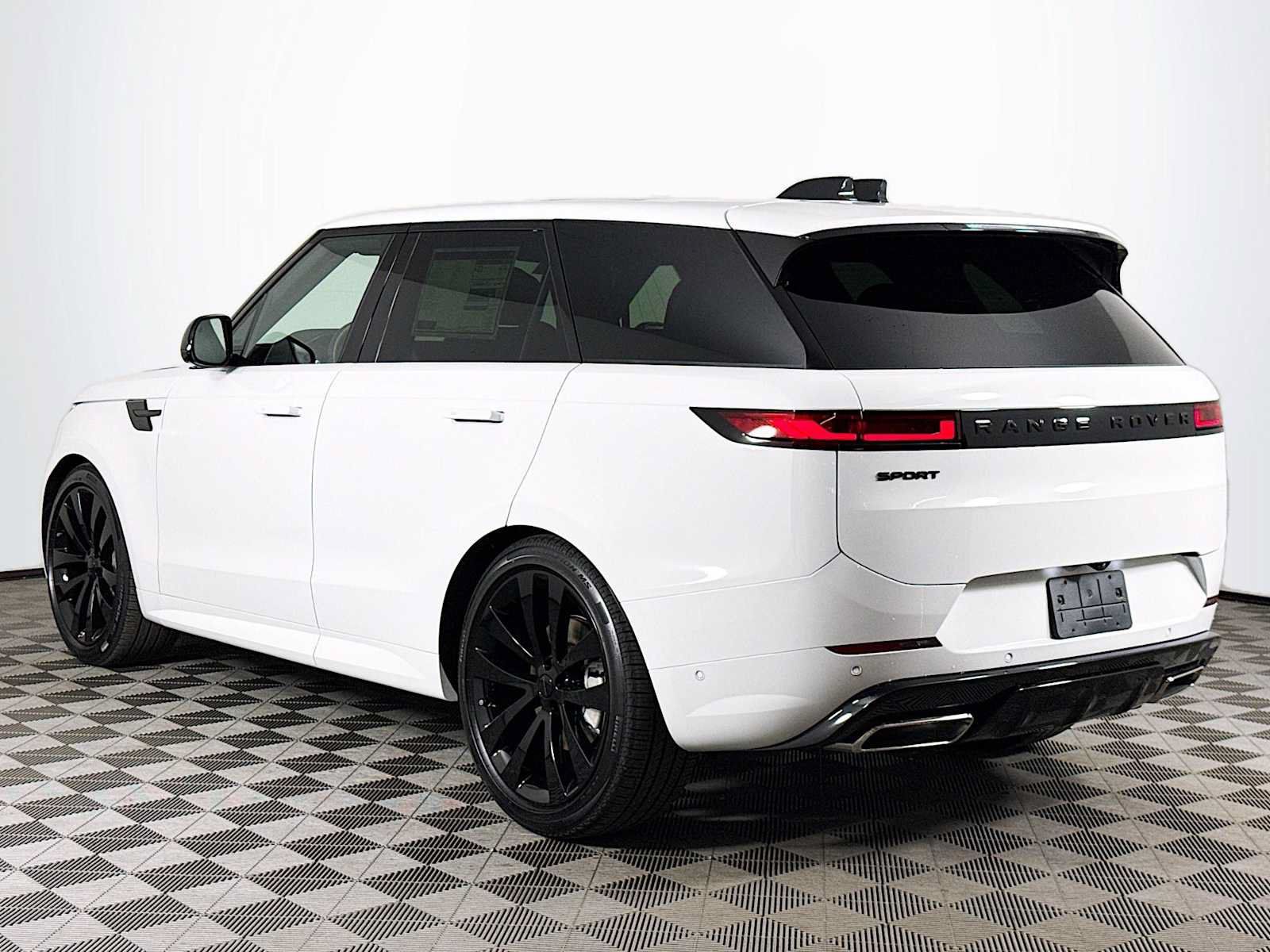 New 2026 Land Rover Range Rover Sport Dynamic SE AWD/4WD image 7