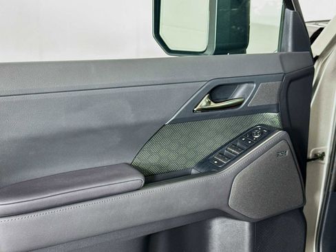 Used 2024 Lexus GX 550 image 18