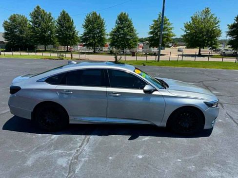 Used 2020 Honda Accord Touring image 6