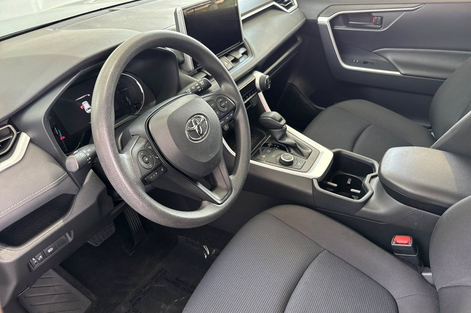 Used 2024 Toyota RAV4 LE AWD/4WD image 11