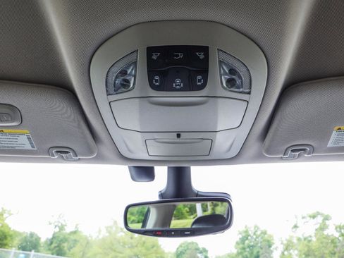 Used 2019 Chrysler Pacifica Touring-L w/ Advanced Safetytec Group FWD image 33