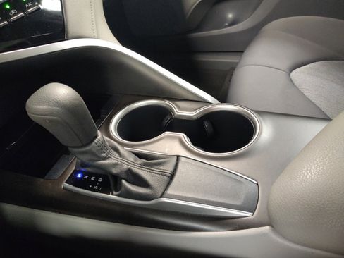 Used 2021 Toyota Camry LE image 26