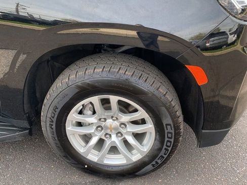 Used 2024 Chevrolet Suburban LT image 11