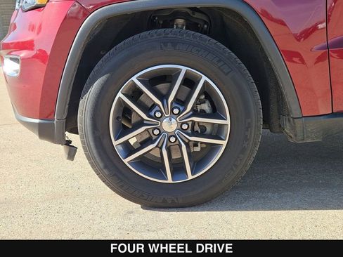 Used 2018 Jeep Grand Cherokee Limited image 9