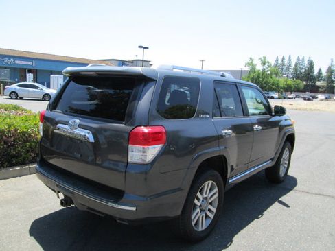 Used 2011 Toyota 4Runner Limited AWD/4WD image 4