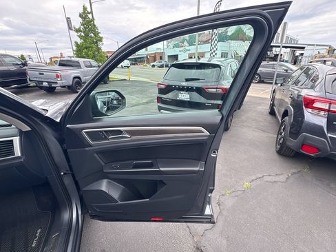 Used 2019 Volkswagen Atlas SEL R-Line AWD/4WD image 26
