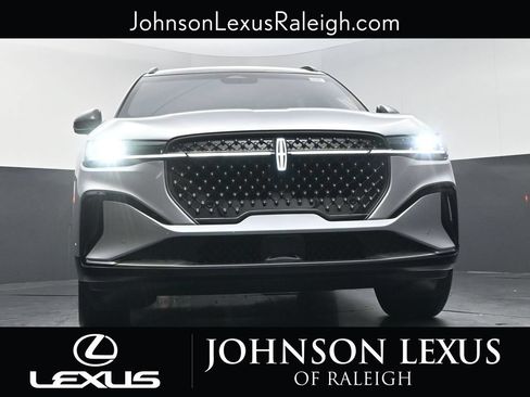 Used 2024 Lincoln Nautilus Reserve w/ Equipment Group 202A AWD/4WD image 11