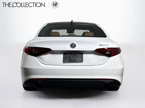 Used 2022 Alfa Romeo Giulia Ti RWD image 4