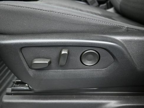 Used 2025 Chevrolet Silverado 1500 LT image 12