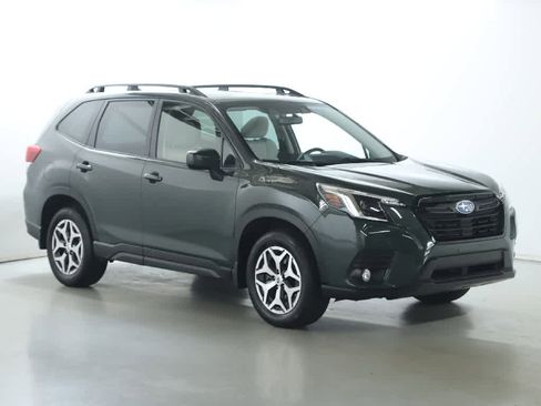 Used 2023 Subaru Forester Premium image 9