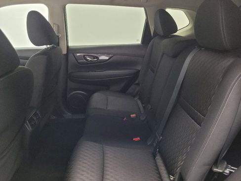 Used 2020 Nissan Rogue SV image 18