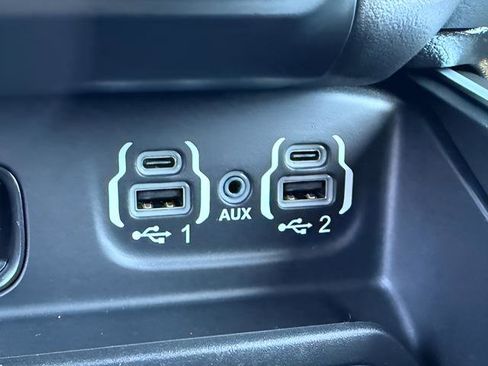 Used 2022 RAM 1500 Big Horn AWD/4WD image 14