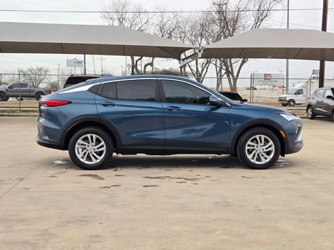 Certified 2024 Buick Envista Preferred w/ Convenience II Package image 2