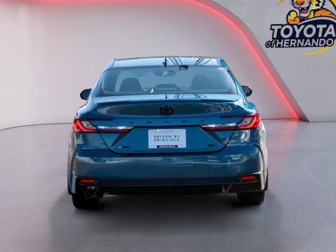 Used 2026 Toyota Camry SE w/ Convenience Package image 6