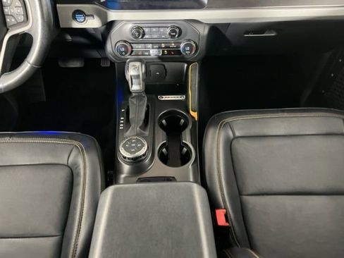 Used 2023 Ford Bronco Badlands image 17