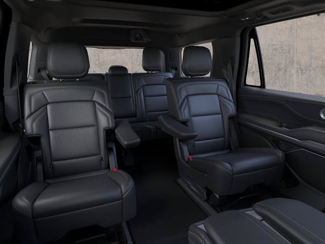 New 2026 Lincoln Navigator Reserve w/ Jet Appearance Package AWD/4WD image 11