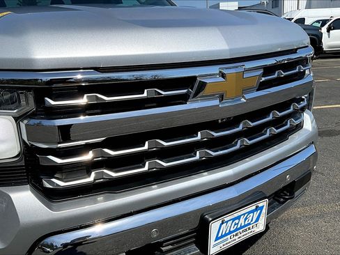 Used 2022 Chevrolet Silverado 1500 LTZ w/ Z71 Off-Road Package AWD/4WD image 24
