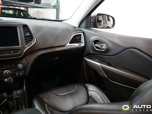 Used 2022 Jeep Cherokee Sport AWD/4WD image 24